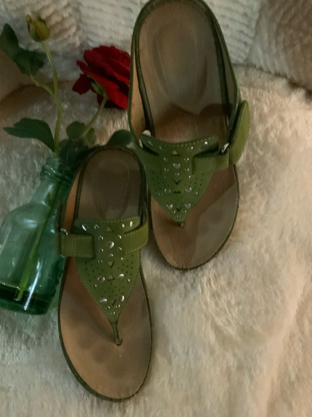 Naturalizer-Women's Green Studded slightly worn Thong Sandals -Comfortable Style